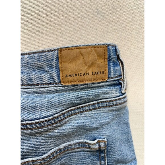 American Eagle Women's Strigid Mom Distressed Cut-Off Shorts Denim Size 6 Blue - Picture 12 of 12